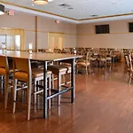 Holiday Inn Express Breezewood By Ihg