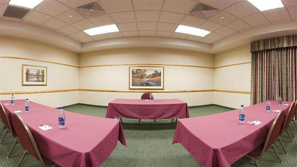 Express By Ihg Hotel Breezewood