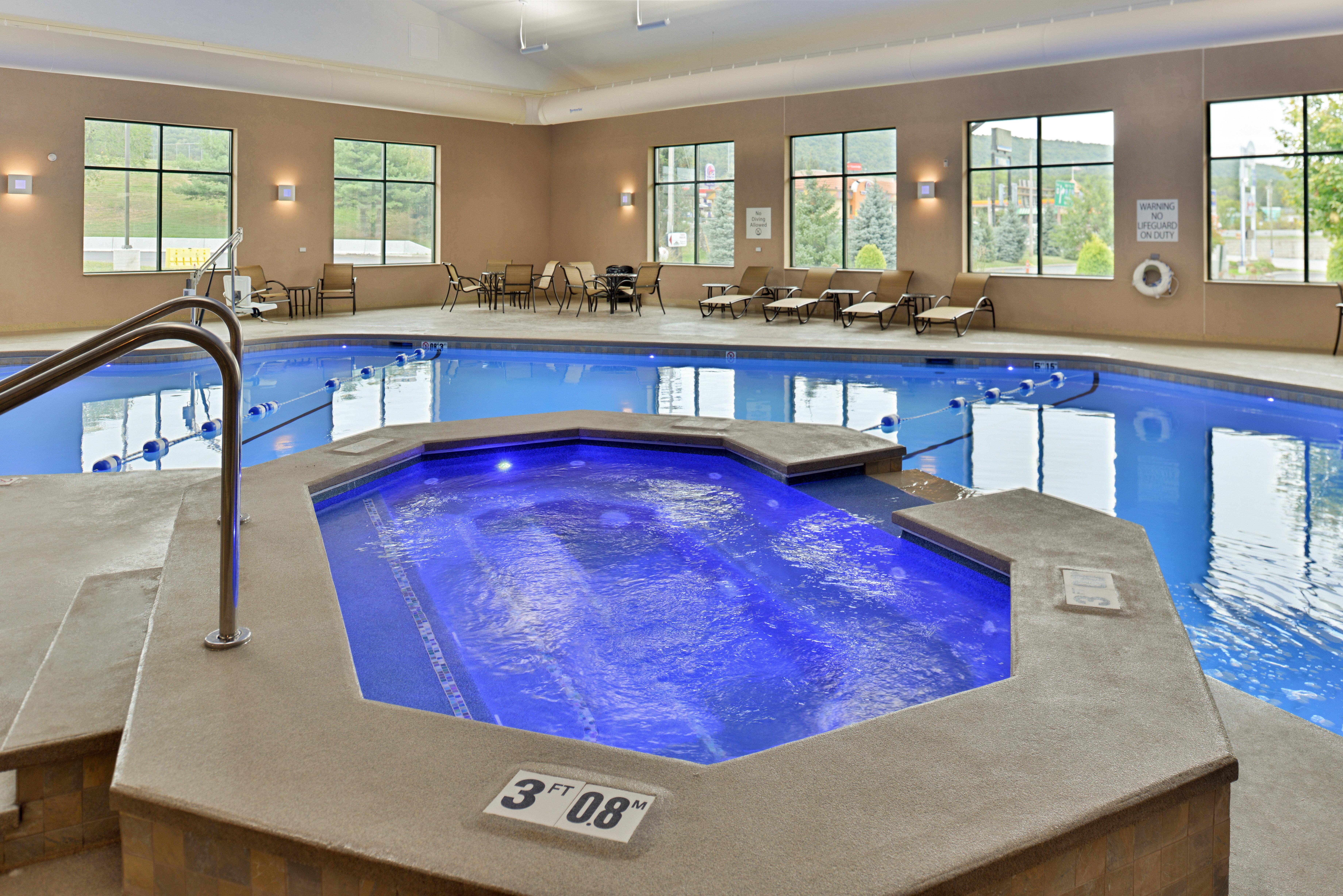 Hotel Express By Ihg Breezewood
