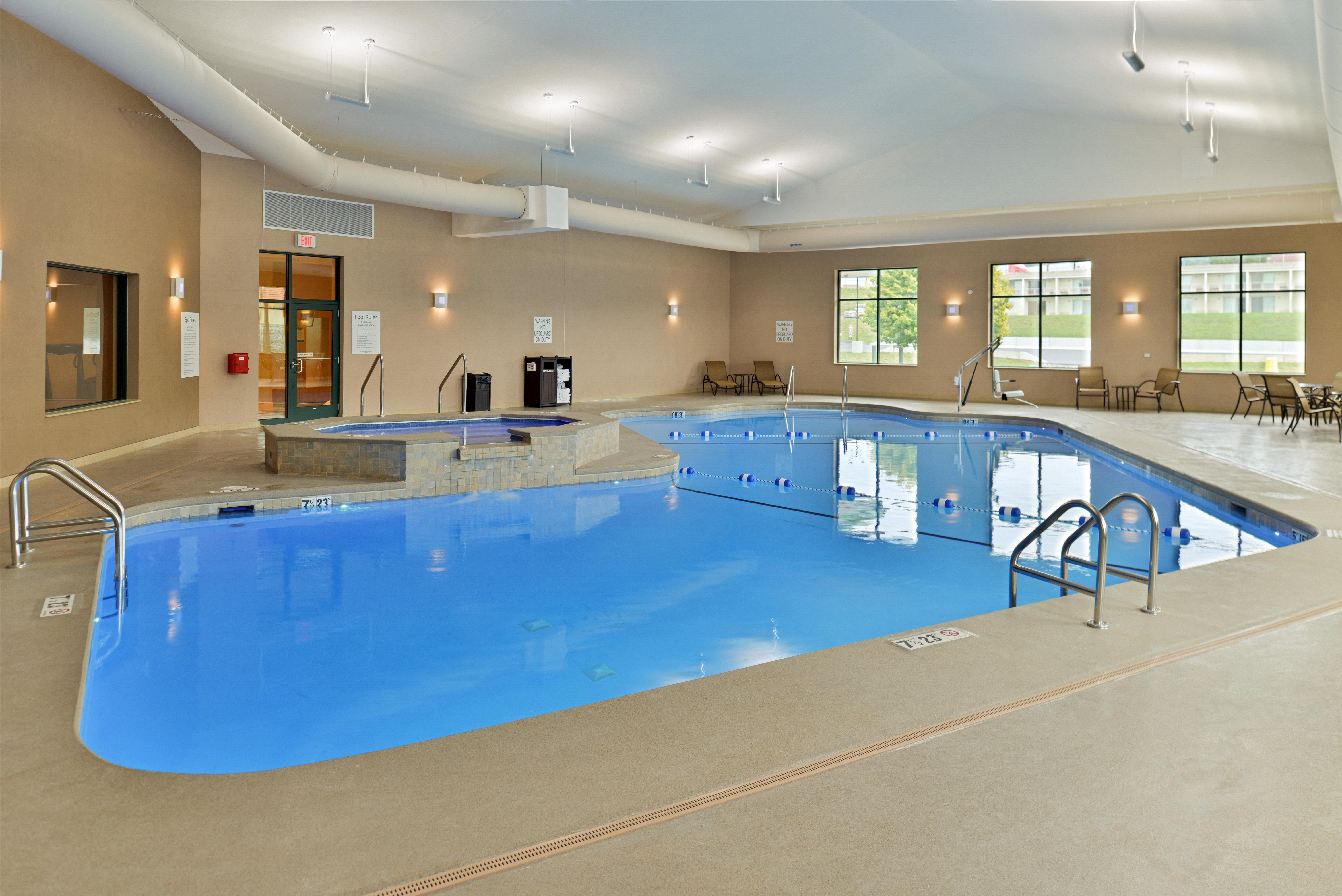 Express By Ihg 2* Breezewood
