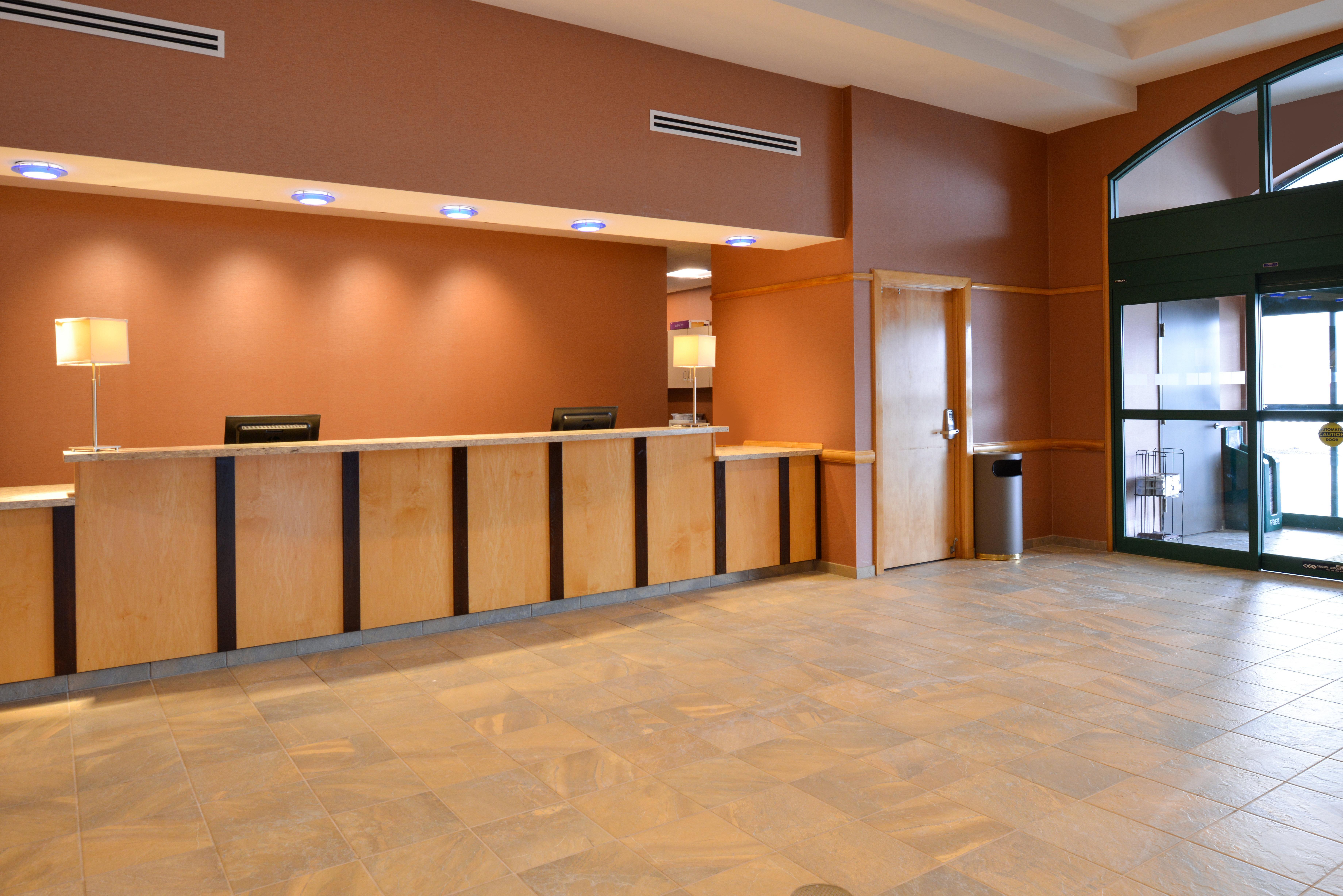 Hotel Express By Ihg Breezewood