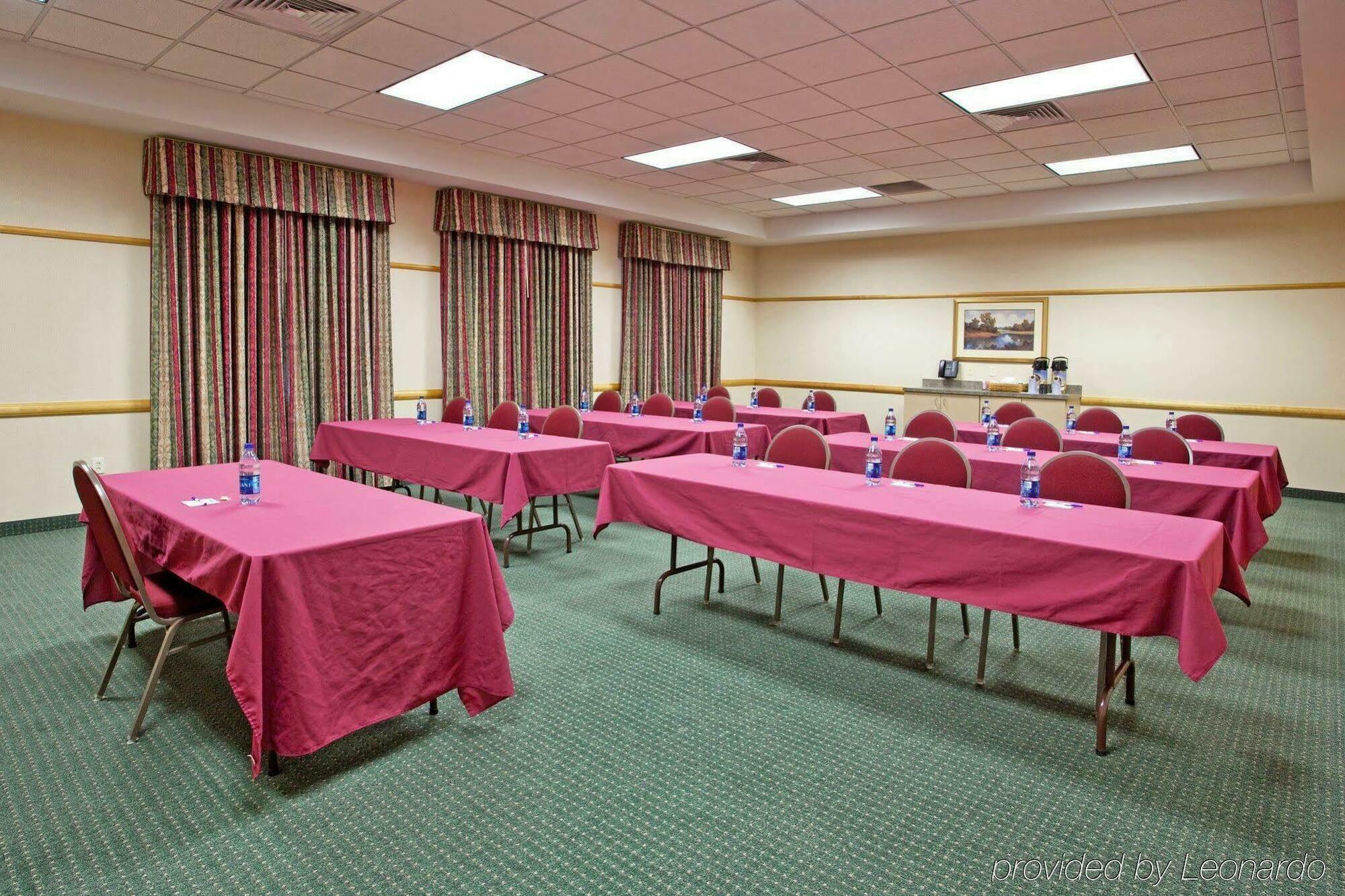 Express By Ihg Hotel Breezewood